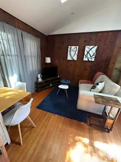 Charming Garden Cottage & Walk to UC & BART & Parking - 3