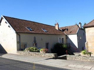 Gîte paisible avec 2 chambres et cour, au-dessus de la mairie, près de Langres - FR-1-611-22 - Perrancey - 0