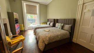 Manchesters Ultimate House - Hot tub - Sleeps 23! - 3
