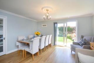 18 Raleigh Close - 1