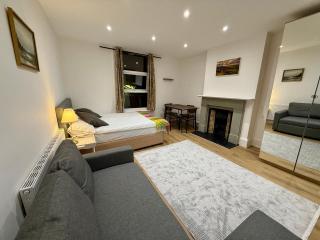 The Finchley Grand Flat II - 3