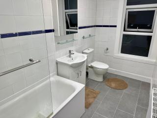The Finchley Grand Flat II - 2