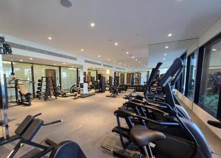 Chic 2BR Flat in Park Lane Dubai - 9