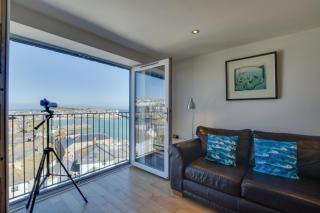 Over the Harbour 4 Fernlea Court - 9