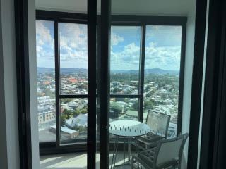 Luxury Apartments w Rooftop Pool CBD - 3
