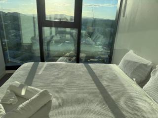 Luxury Apartments w Rooftop Pool CBD - 2