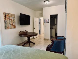 Private Rooms at Miami, Buena Vista with Parking - 5
