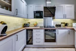 Brookside Cottage - 2