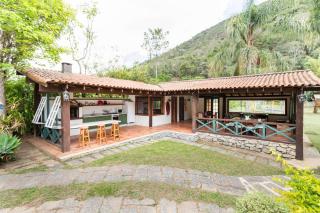 Casa Charmosa no Vale, Perfeita para Família e Amigos - 1