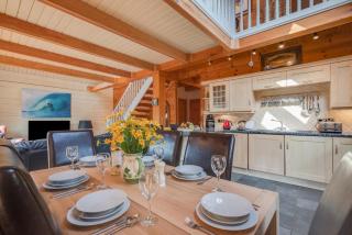 Maple Lodge - 6