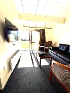 Admirals Motor Inn - 8
