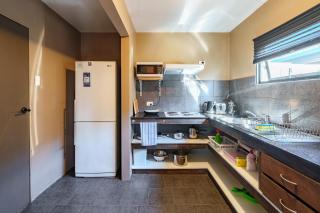 Cozy comfort at 106 Thacker St - 8