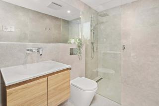 Shellharbour Seaview Luxury Escape - 4