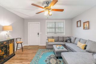Cute & Cozy - Minutes from Downtown & BNA - 9
