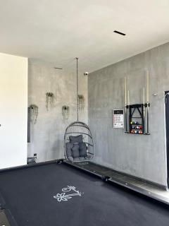 Departamento Moderno con balcón y piscina climatizada - 3