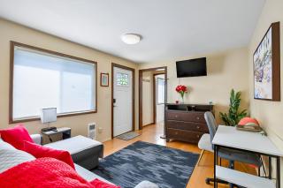 Apartment #2 with large kitchen across the street from the beach - 8