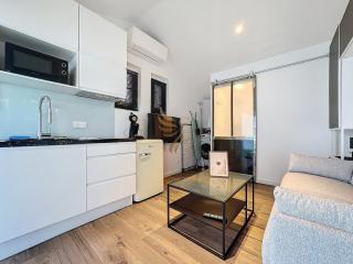 Cocoon HorizSky Studio - Sleeps 2 - Terrace - WiFi - 6
