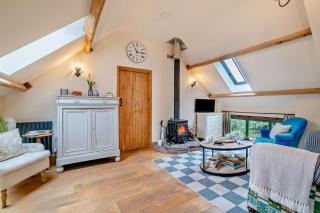 Llewenau-Draw Farm - The Barn - 5