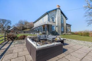 Llansantffraed House - Hundred House - 0