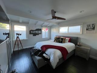 Tarzana Luxury Villa - 1