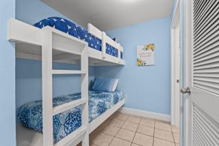 Bright & Spacious Condo 1BD! Steps from the Beach! - 5