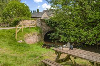 Great Tre-Rhew Farm - Llanvetherine - 8