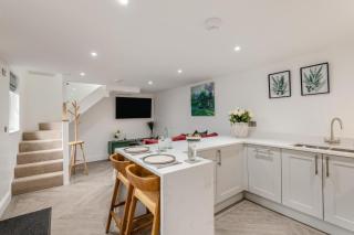 Darnley Lodge - Cobham - 9