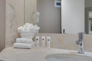 2 Beds in Oceanview Escape in Surfers Paradise - 9