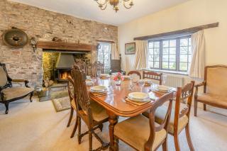 Boundstone Farmhouse - 5