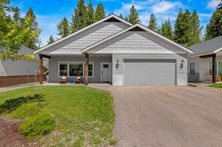Deer Forest Bungalow- near golf, paths, dwntwn w/ hot tub & pet friendly - 7