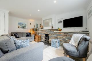 Hideaway Cottage - 2