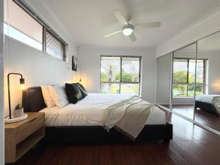 Cozy & Practical 3-Bedroom House Near SC - 3