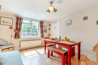 The Southend Cottage - 7