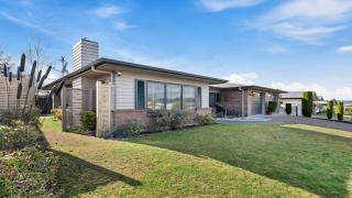 Nukuhau Bliss - Taupo Holiday Home - 8