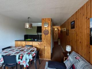 Appartement au pied des pistes à Super Besse - FR-1-814-61 - 0