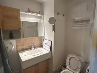Appartement spacieux en montagne avec loggia, au cœur de la station, proche piste et lac - FR-1-814-62 - 1