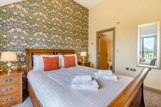 The Pear Tree - Pershore - 1