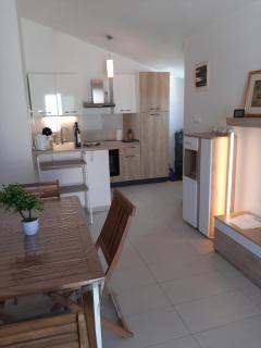 SEA YA - two apartments house with heated pool - 150m from beach - 9