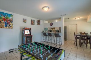 SA Randolph New Braunfels Vacation home with King Bd Sleeps 10 - San Antonio - 4