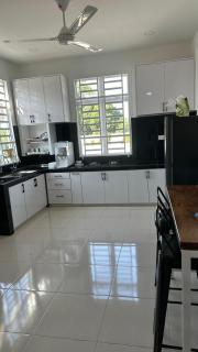 Zahra Homestay - 4