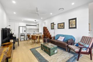 Spacious 3-Bed Clayfield House with Patio and BBQ - 5