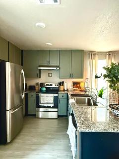Beautiful home eight minutes away from Brooks corner shopping center and hospital - 4