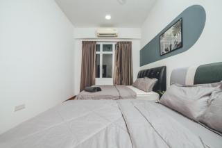 Grandview Scenic Charm 3BR8pax midvalley Pooltable by Our Stay - 5