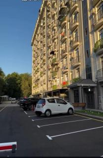 Shahsaray Premium Apartment with City & TV Tower View, Yunusabad Q4 - 1