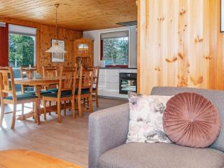 4 person holiday home in Ulfborg-By Traum - Ulfborg - 4