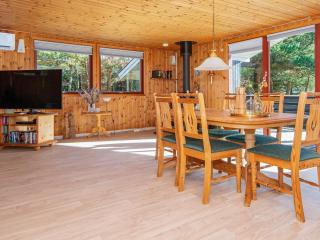 4 person holiday home in Ulfborg-By Traum - 5