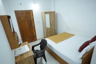 Parassini Tourist Home - 9