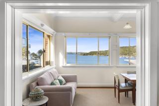 Fairlight 2-Bed Apartment Steps from the Beach - 2