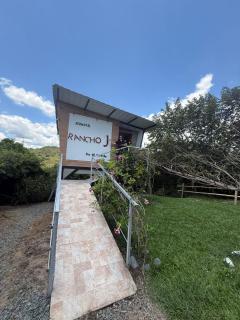 Eco Hotel Rancho J en Tulua Valle - Morales - 3