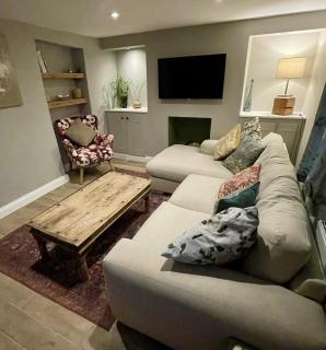 Globe Cottage - 3